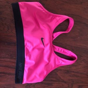 Nike pro sports bra